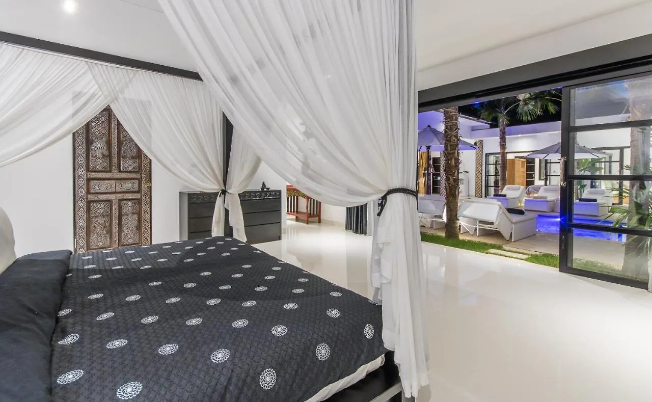 Villa Lora Seminyak 0*,